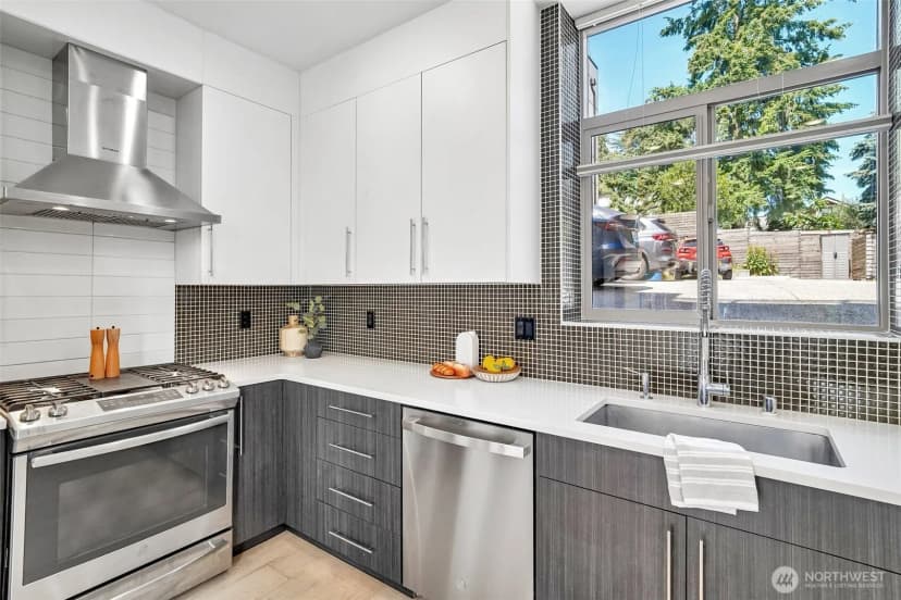 Property photo for 2852 Sw Nevada Street, Seattle photo 16