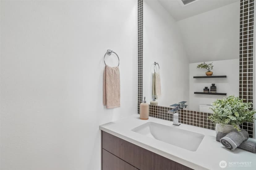 Property photo for 2852 Sw Nevada Street, Seattle photo 11