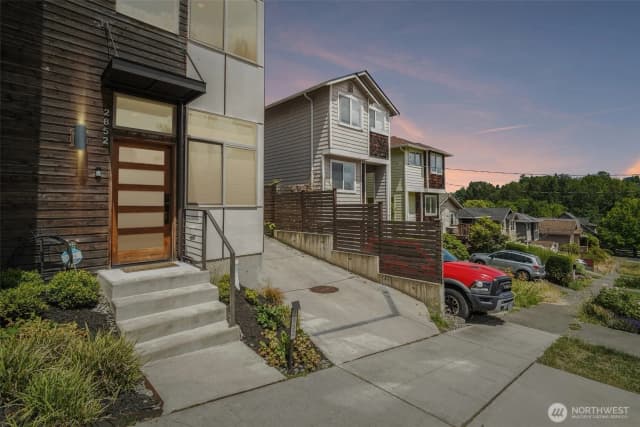 Property photo for 2852 Sw Nevada Street, Seattle photo 3