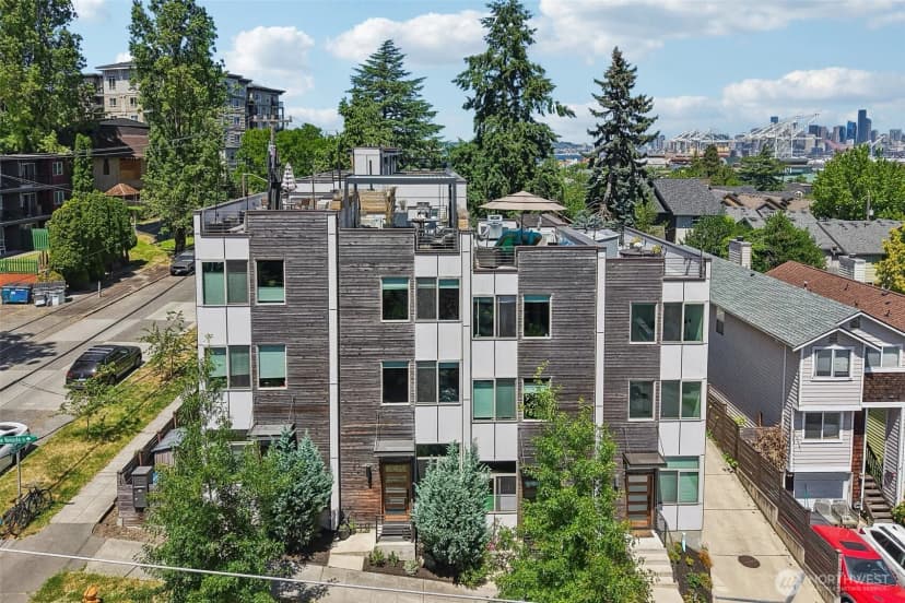 Property photo for 2852 Sw Nevada Street, Seattle