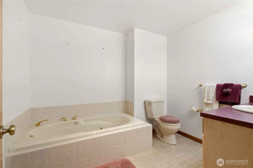 Property photo for 18108 Se 440th Street, Enumclaw photo 35