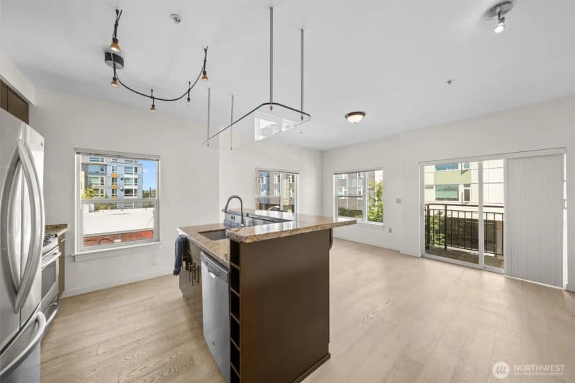 Property photo for 1026 Ne 65th Street #c420, Seattle photo 10