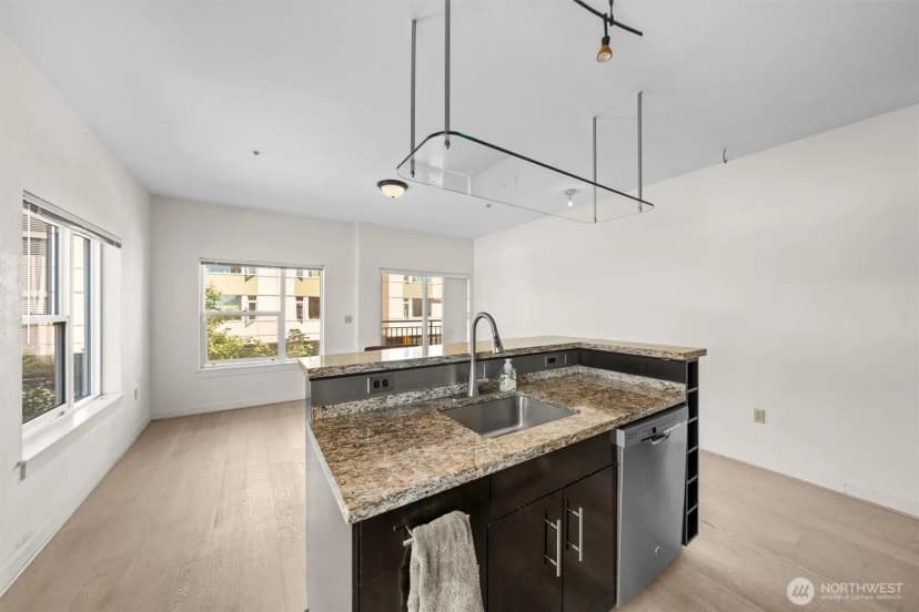 Property photo for 1026 Ne 65th Street #c420, Seattle photo 12