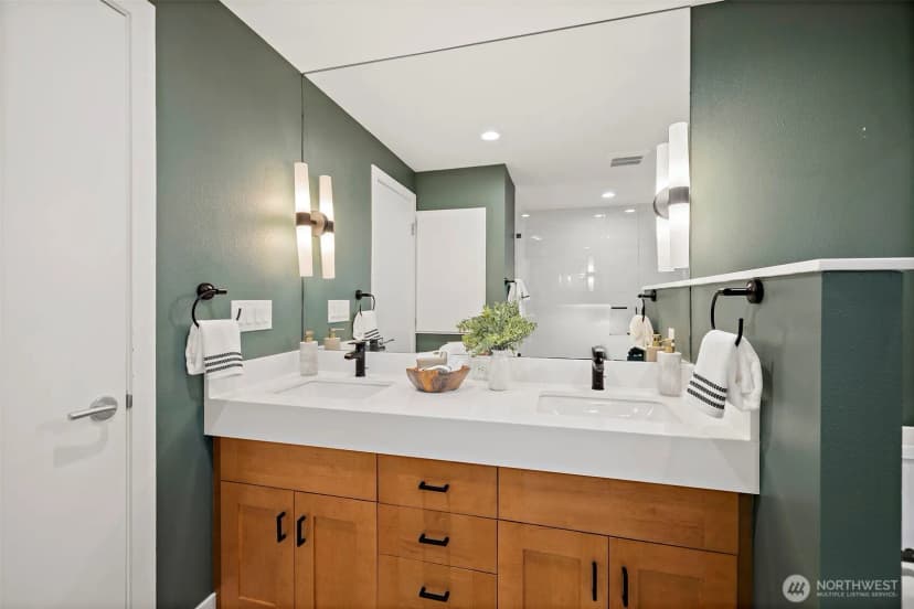 Property photo for 3518 129th Avenue Ne, Bellevue photo 28