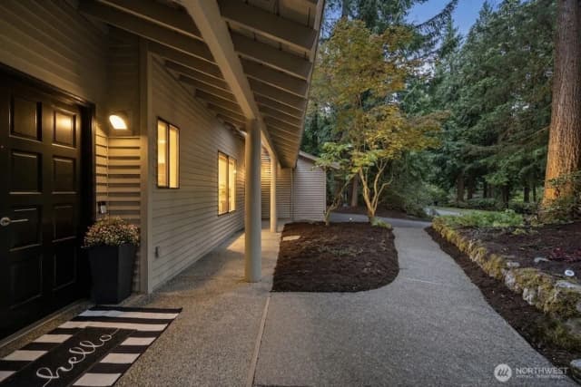 Property photo for 3518 129th Avenue Ne, Bellevue photo 2