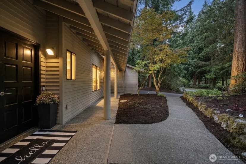 Property photo for 3518 129th Avenue Ne, Bellevue photo 2