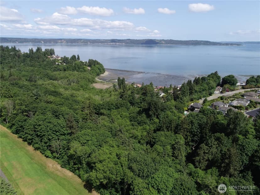 Property photo for 3911 Sw Dash Point Rd, Federal Way photo 2