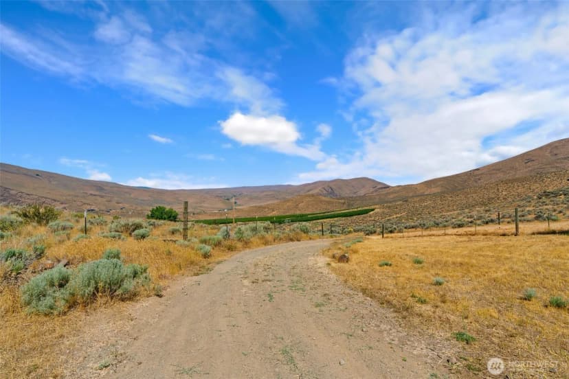 Property photo for 723 Burbank Creek Road, Yakima photo 35
