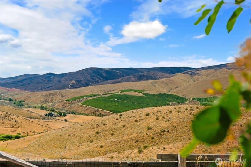 Property photo for 723 Burbank Creek Road, Yakima photo 30