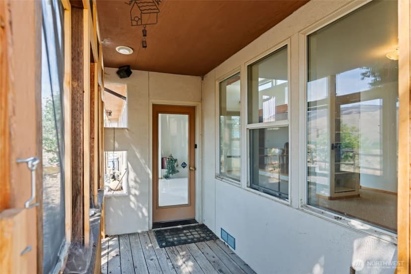 Property photo for 723 Burbank Creek Road, Yakima photo 23