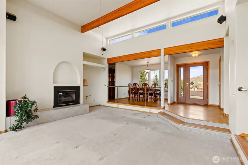 Property photo for 723 Burbank Creek Road, Yakima photo 11
