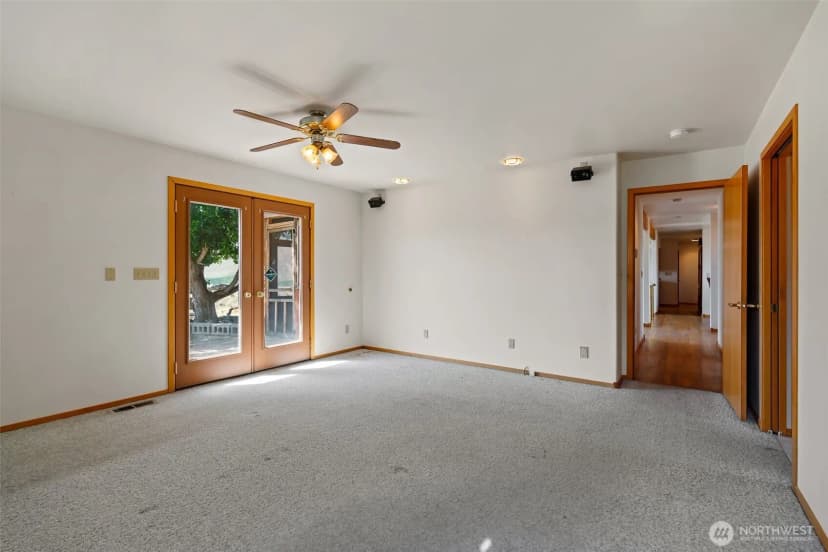 Property photo for 723 Burbank Creek Road, Yakima photo 17