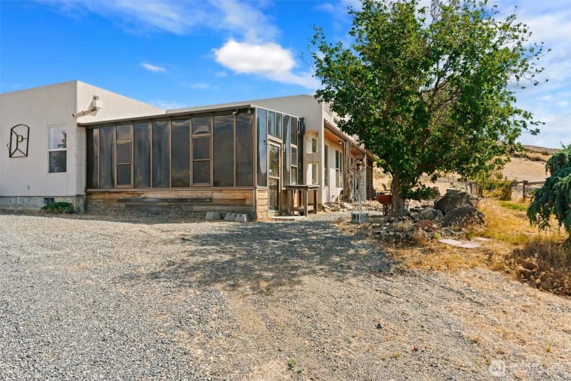 Property photo for 723 Burbank Creek Road, Yakima photo 29