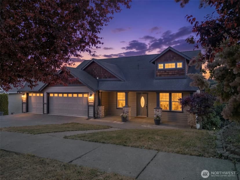 Property photo for 2110 26th Place Se, Puyallup