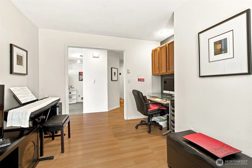 Property photo for 920 East Bay Drive Ne #2d-101, Olympia photo 13