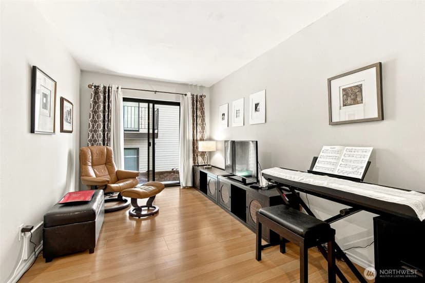 Property photo for 920 East Bay Drive Ne #2d-101, Olympia photo 12