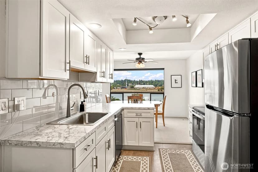 Property photo for 920 East Bay Drive Ne #2d-101, Olympia photo 8