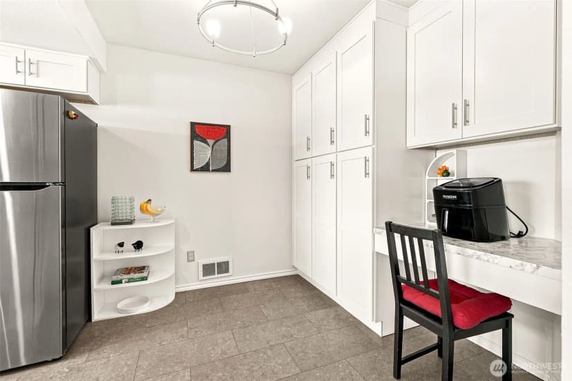 Property photo for 920 East Bay Drive Ne #2d-101, Olympia photo 9