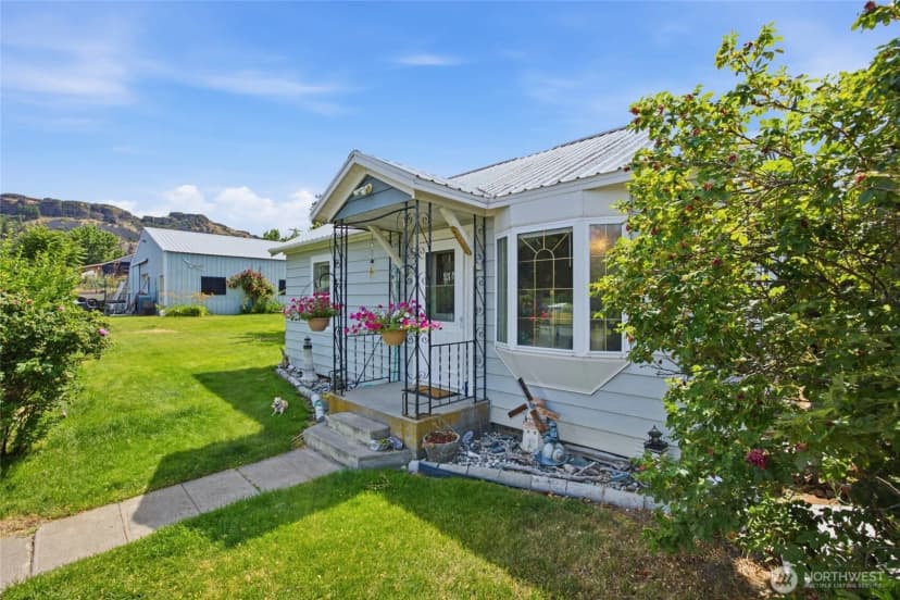 Property photo for 119 Washington Place, Electric City