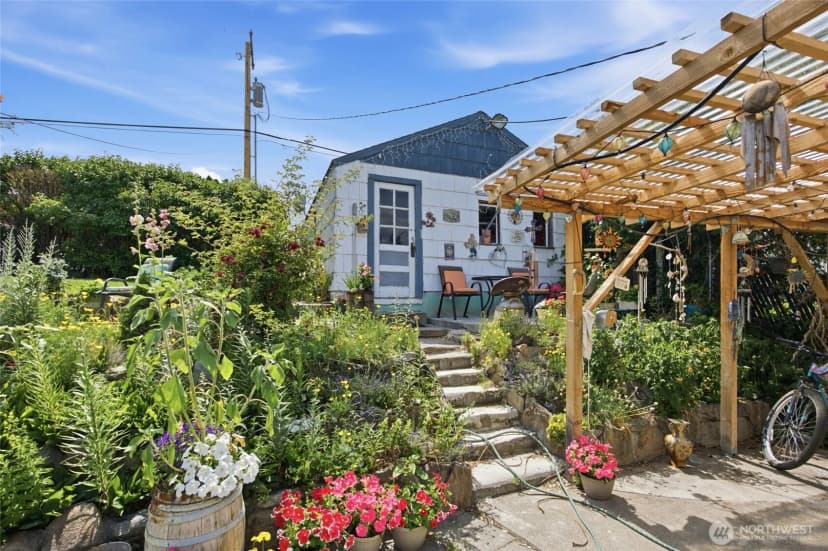 Property photo for 119 Washington Place, Electric City photo 31