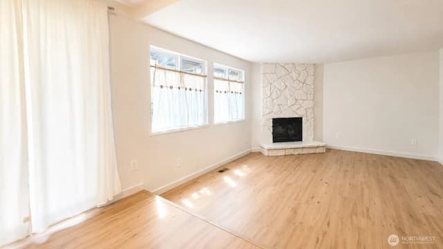 Property photo for 12716 Ne 120th Street #h3, Kirkland photo 4