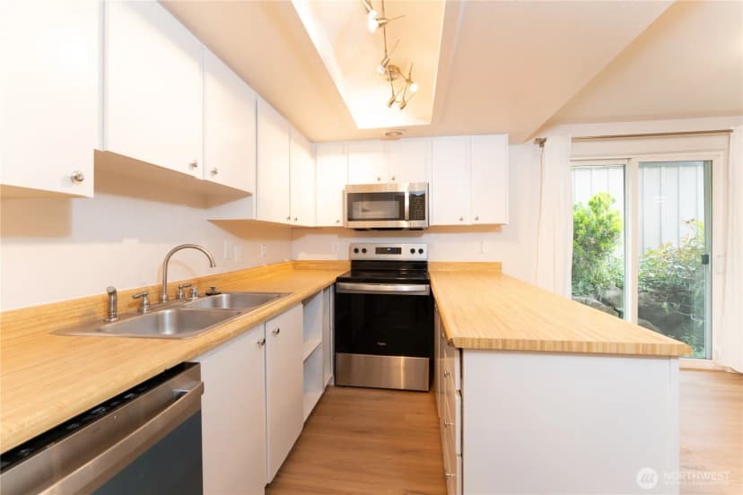 Property photo for 12716 Ne 120th Street #h3, Kirkland photo 11