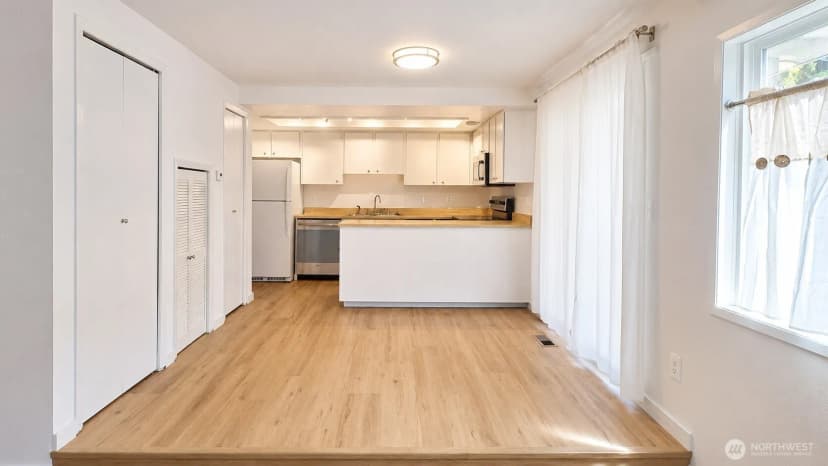 Property photo for 12716 Ne 120th Street #h3, Kirkland photo 6