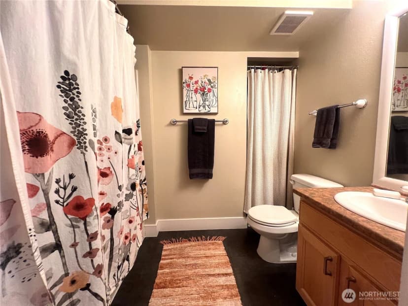 Property photo for 1001 N State Street #401, Bellingham photo 9