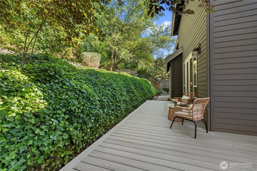 Property photo for 2424 108th Avenue Ne, Bellevue photo 33