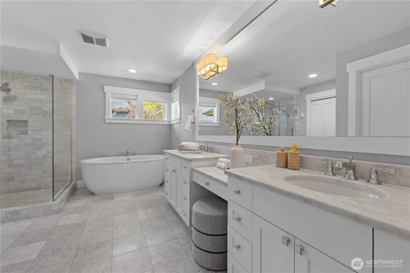 Property photo for 2424 108th Avenue Ne, Bellevue photo 28