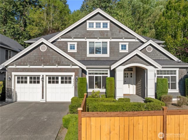 Property photo for 2424 108th Avenue Ne, Bellevue