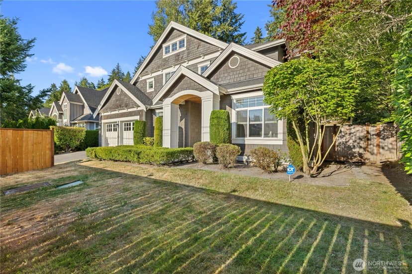 Property photo for 2424 108th Avenue Ne, Bellevue photo 32