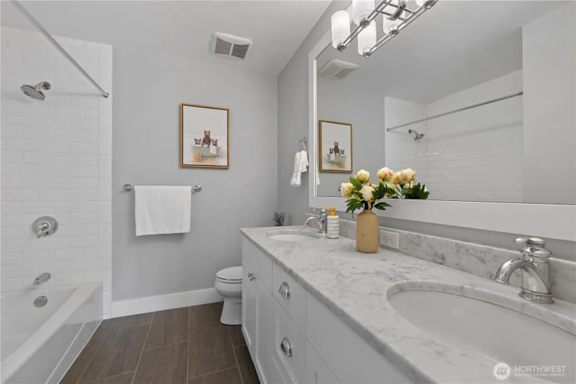 Property photo for 2424 108th Avenue Ne, Bellevue photo 31