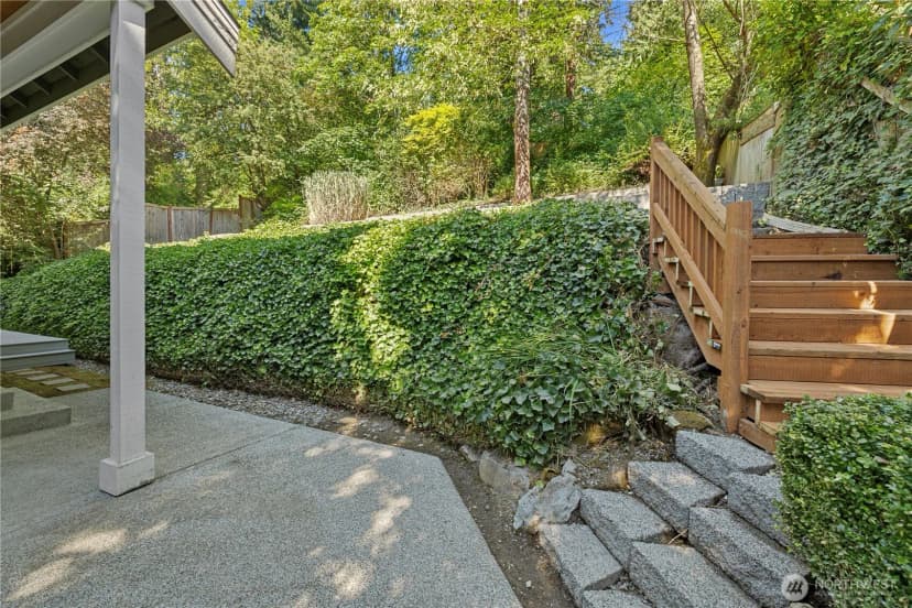 Property photo for 2424 108th Avenue Ne, Bellevue photo 35