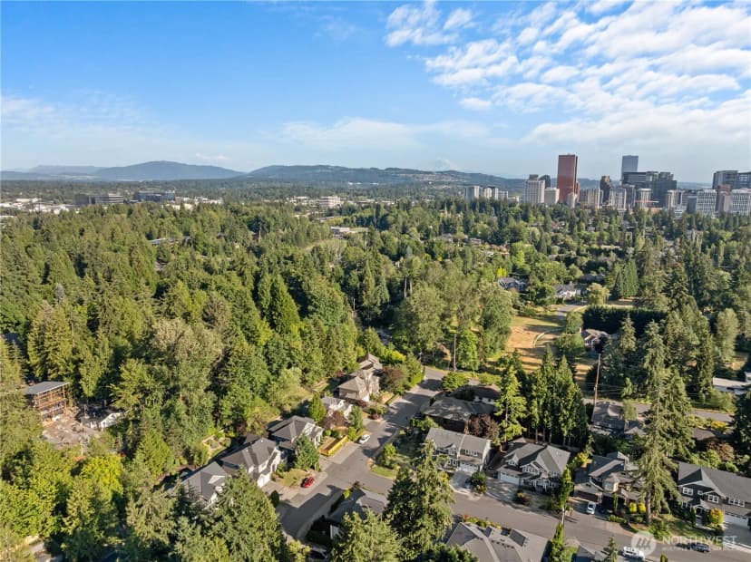 Property photo for 2424 108th Avenue Ne, Bellevue photo 39