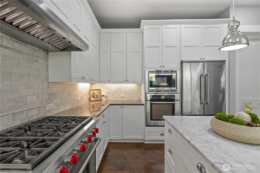 Property photo for 2424 108th Avenue Ne, Bellevue photo 15