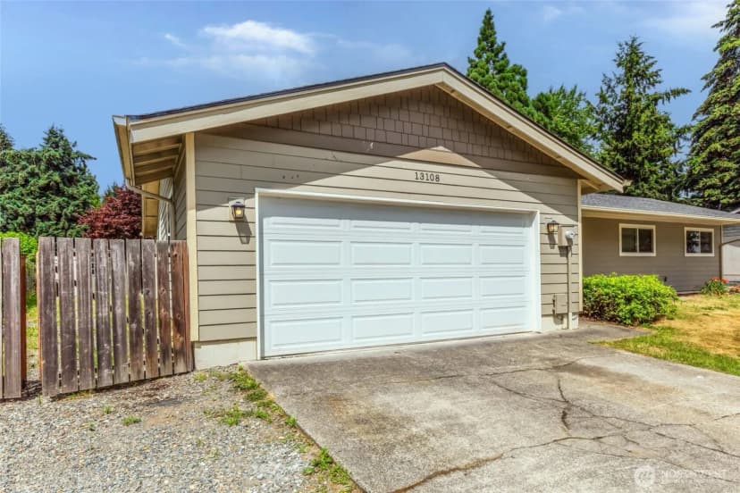 Property photo for 13108 107th Avenue Ct E, Puyallup photo 3
