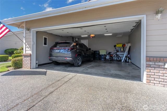 Property photo for 4 Lakewood Oaks Drive, Lakewood photo 4