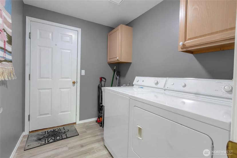 Property photo for 4 Lakewood Oaks Drive, Lakewood photo 19
