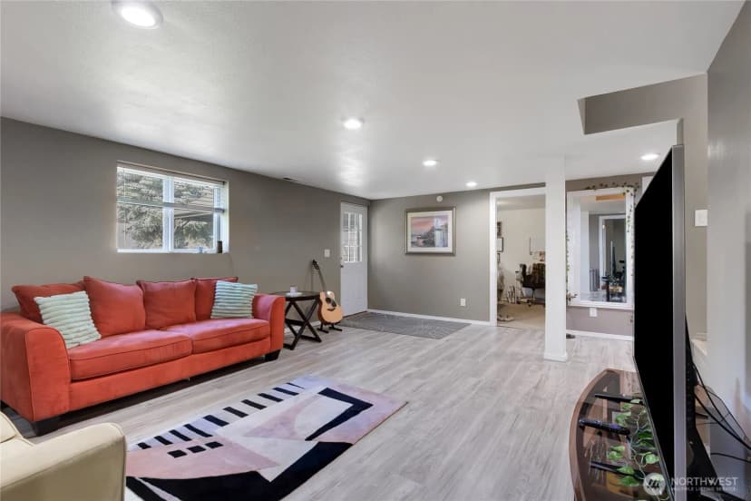 Property photo for 4 Lakewood Oaks Drive, Lakewood photo 18