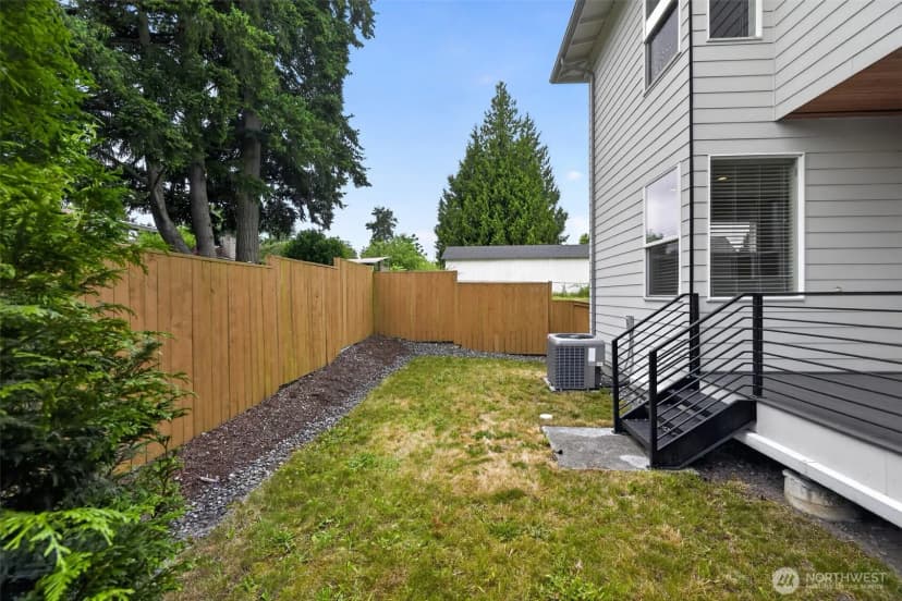 Property photo for 11838 79th Avenue S, Seattle photo 32
