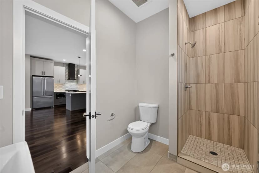 Property photo for 11838 79th Avenue S, Seattle photo 13