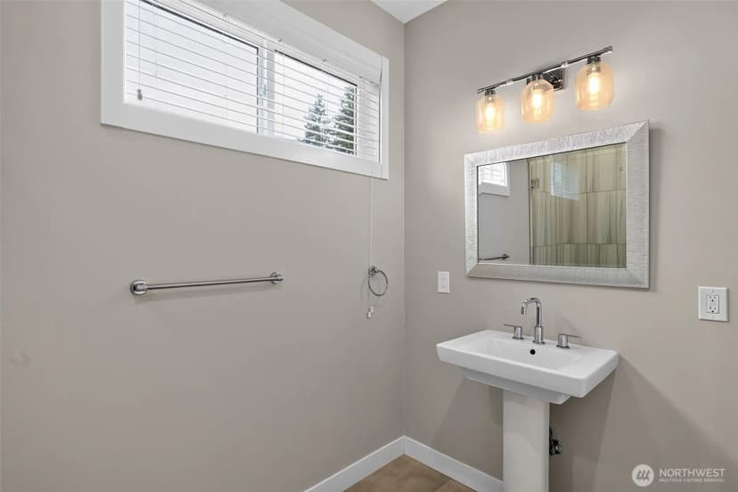 Property photo for 11838 79th Avenue S, Seattle photo 12
