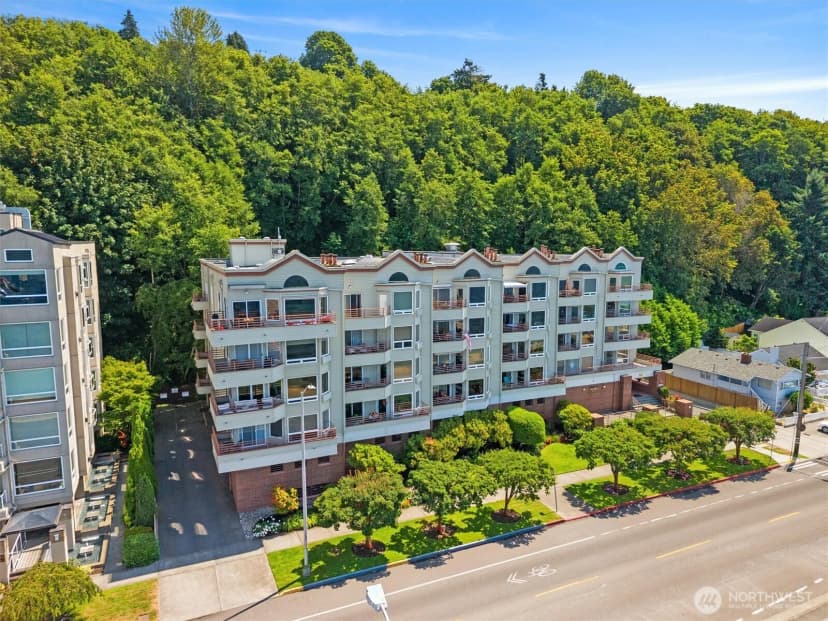 Property photo for 1564 Alki Avenue Sw #106, Seattle photo 18