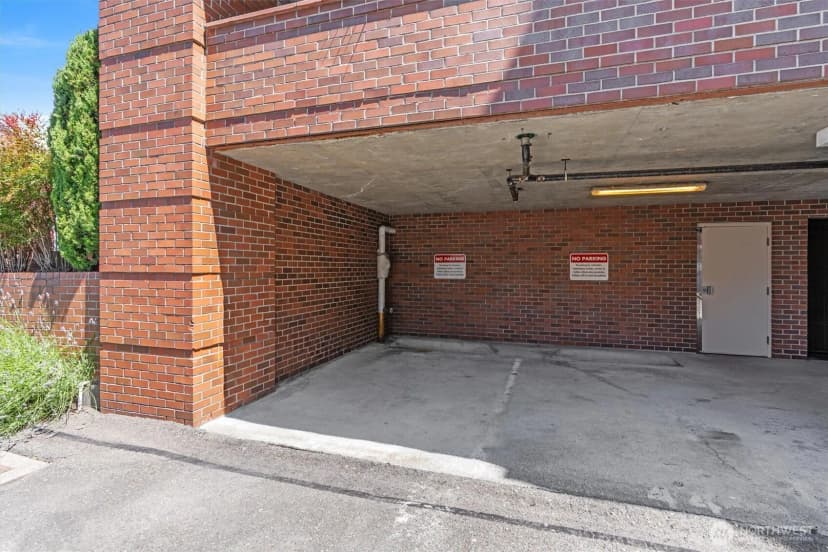 Property photo for 1564 Alki Avenue Sw #106, Seattle photo 35