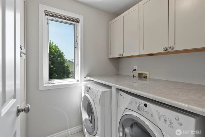 Property photo for 1564 Alki Avenue Sw #106, Seattle photo 32