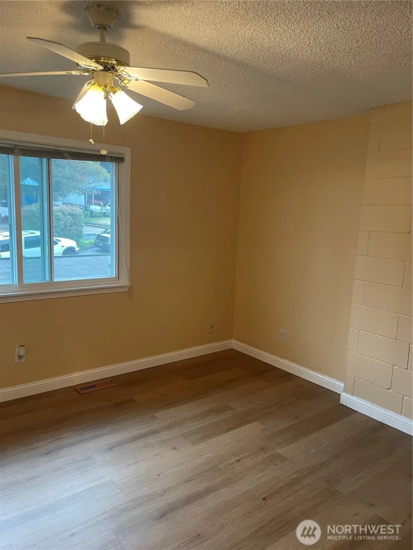 Property photo for 2305 S Pinebrook Lane, Des Moines photo 21