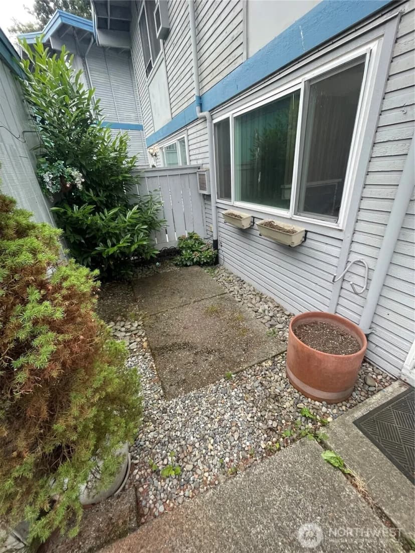Property photo for 2305 S Pinebrook Lane, Des Moines