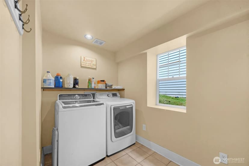 Property photo for 5615 S 2nd Avenue, Everett photo 32