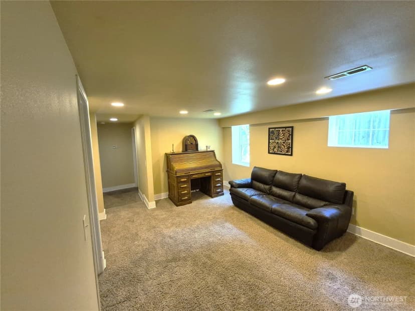 Property photo for 5615 S 2nd Avenue, Everett photo 28